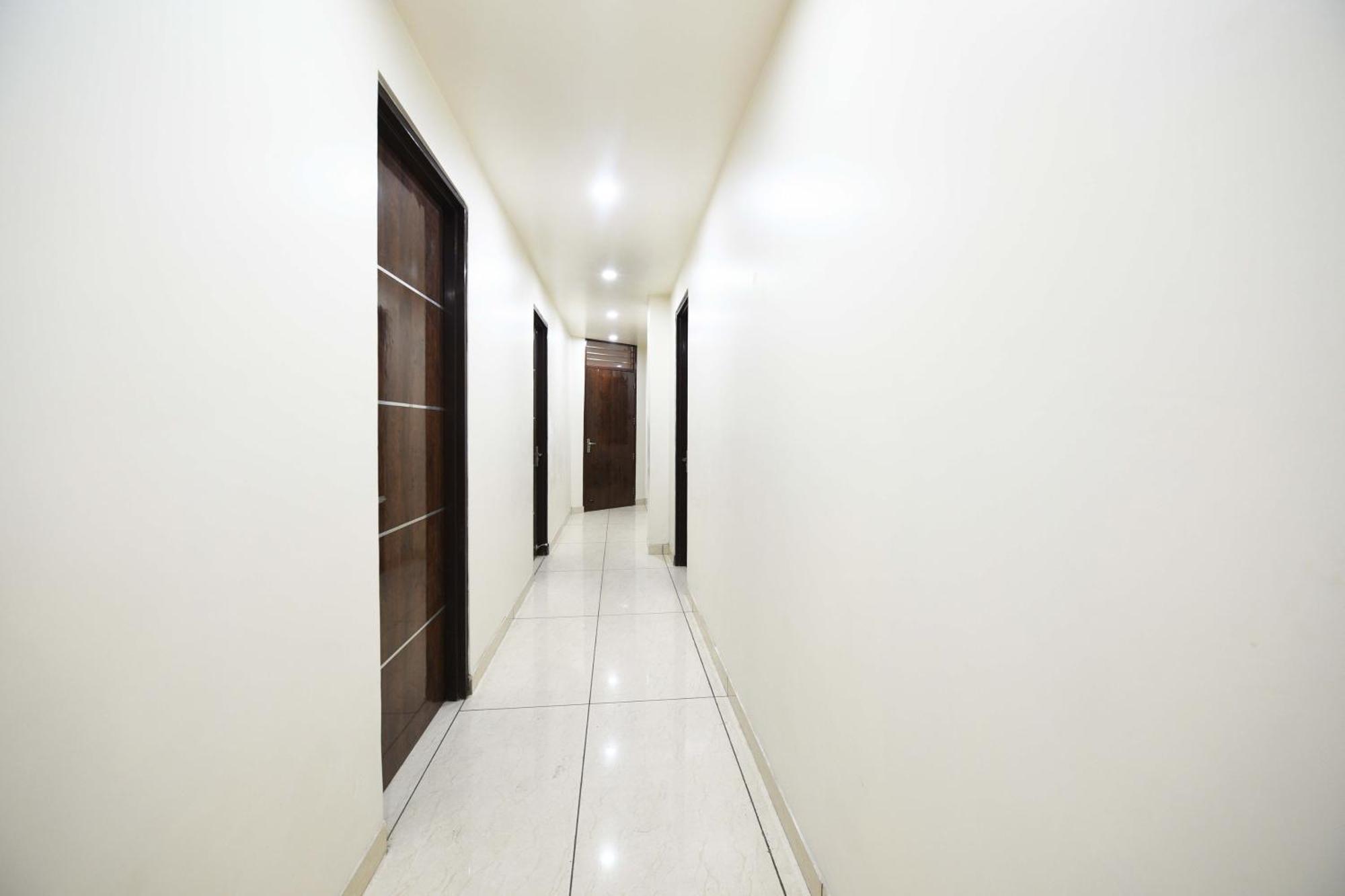 Hotel O Empire State Delhi  Exterior photo
