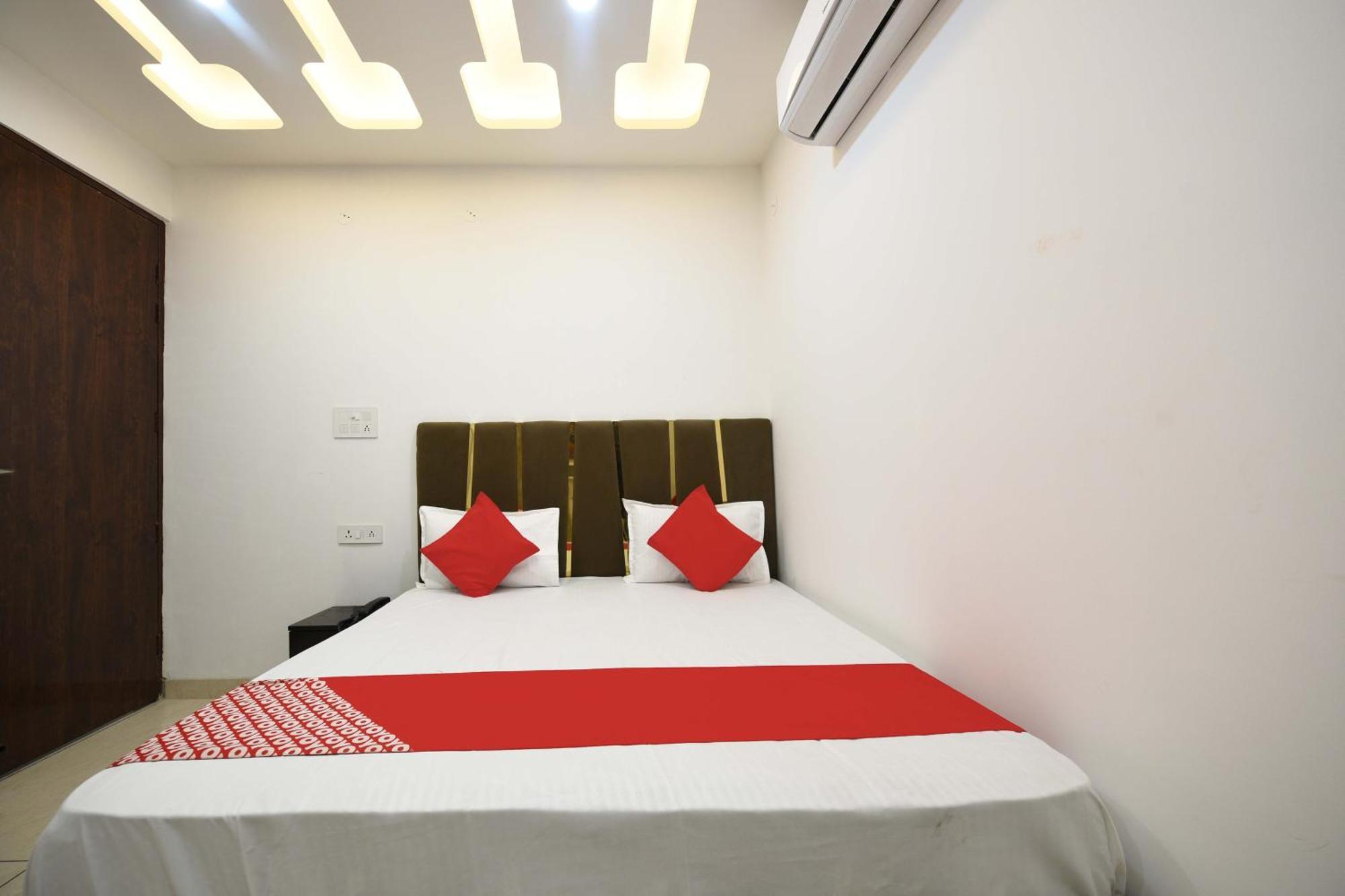 Hotel O Empire State Delhi  Exterior photo